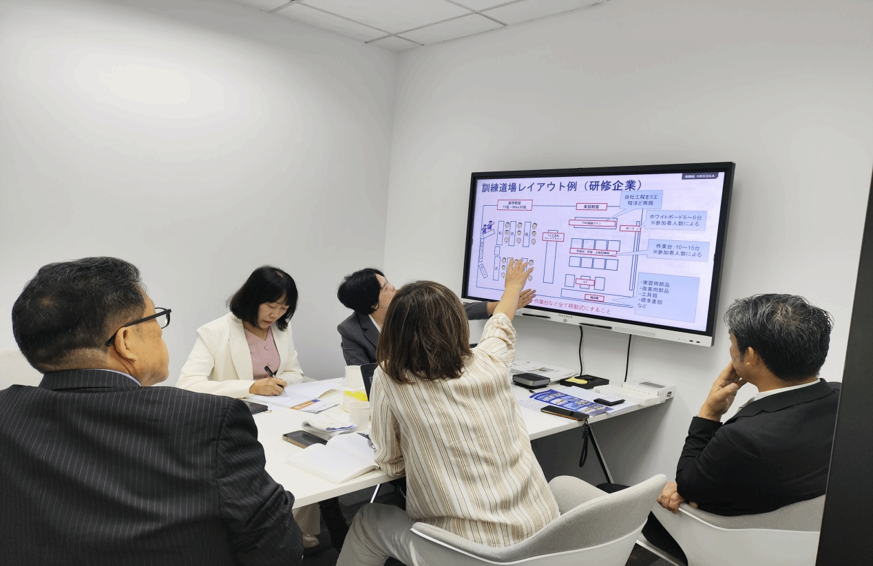 東方語言學院院長程良率隊赴上海訪企拓崗與考察交流，深化產學研合作，賦能網絡技術服務人才培養